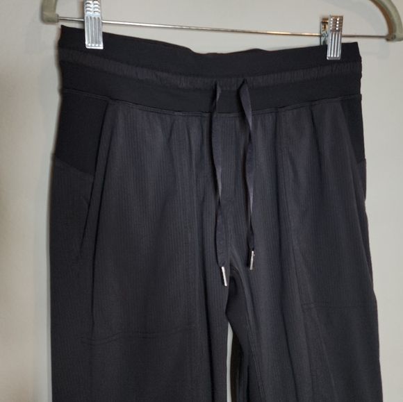 Lululemon Dance Studio Crop Black Pants 25" Women's Size 4 - Picture 16 of 16